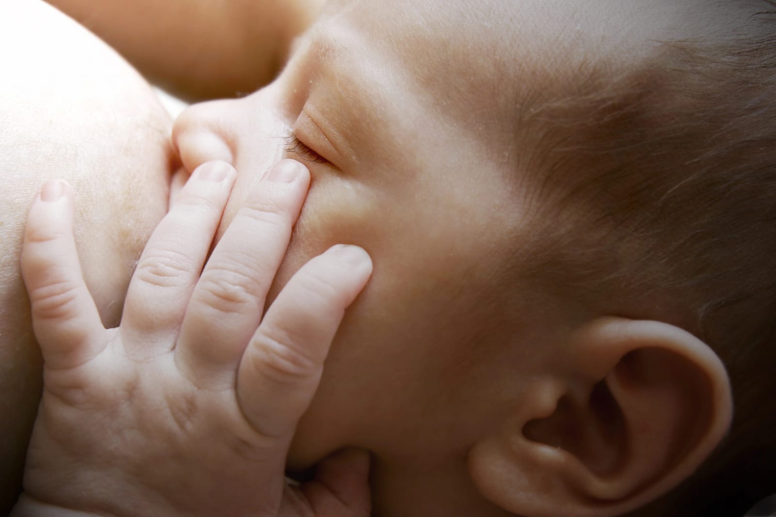 Muttermilch und Pre-Nahrung: Was Mütter wissen sollten