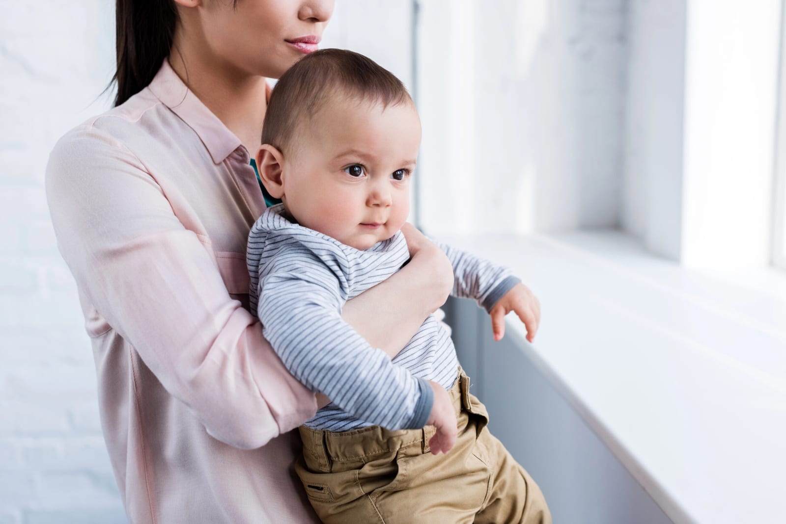 Wenn nach der Geburt die Gefühle Achterbahn fahren: Babyblues und Wochenbettdepression erkennen und verstehen