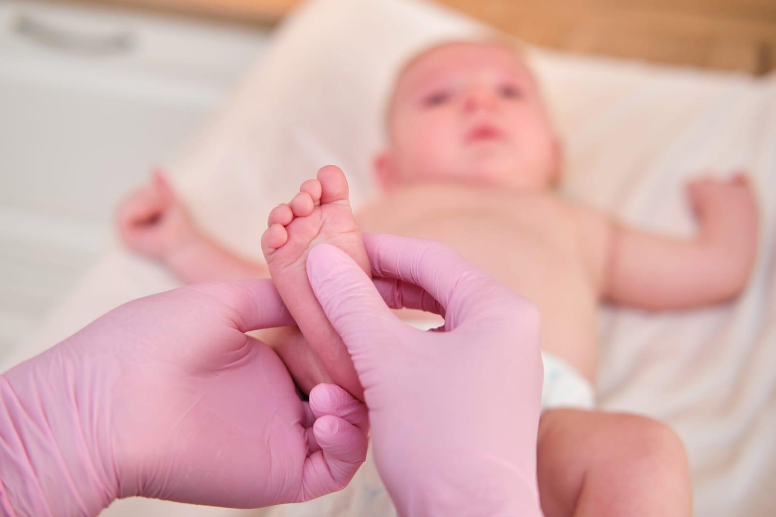 Frühförderung oder früher Förderwahn? Was dein Baby wirklich braucht