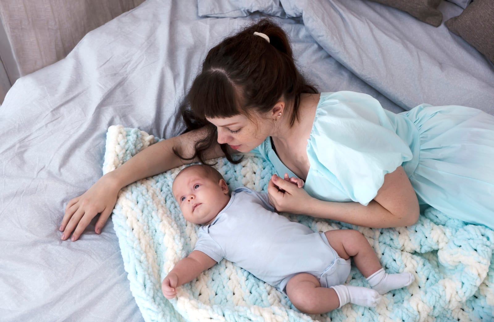 Nähe, die trägt – Wie du eine starke Bindung zu deinem Baby aufbaust