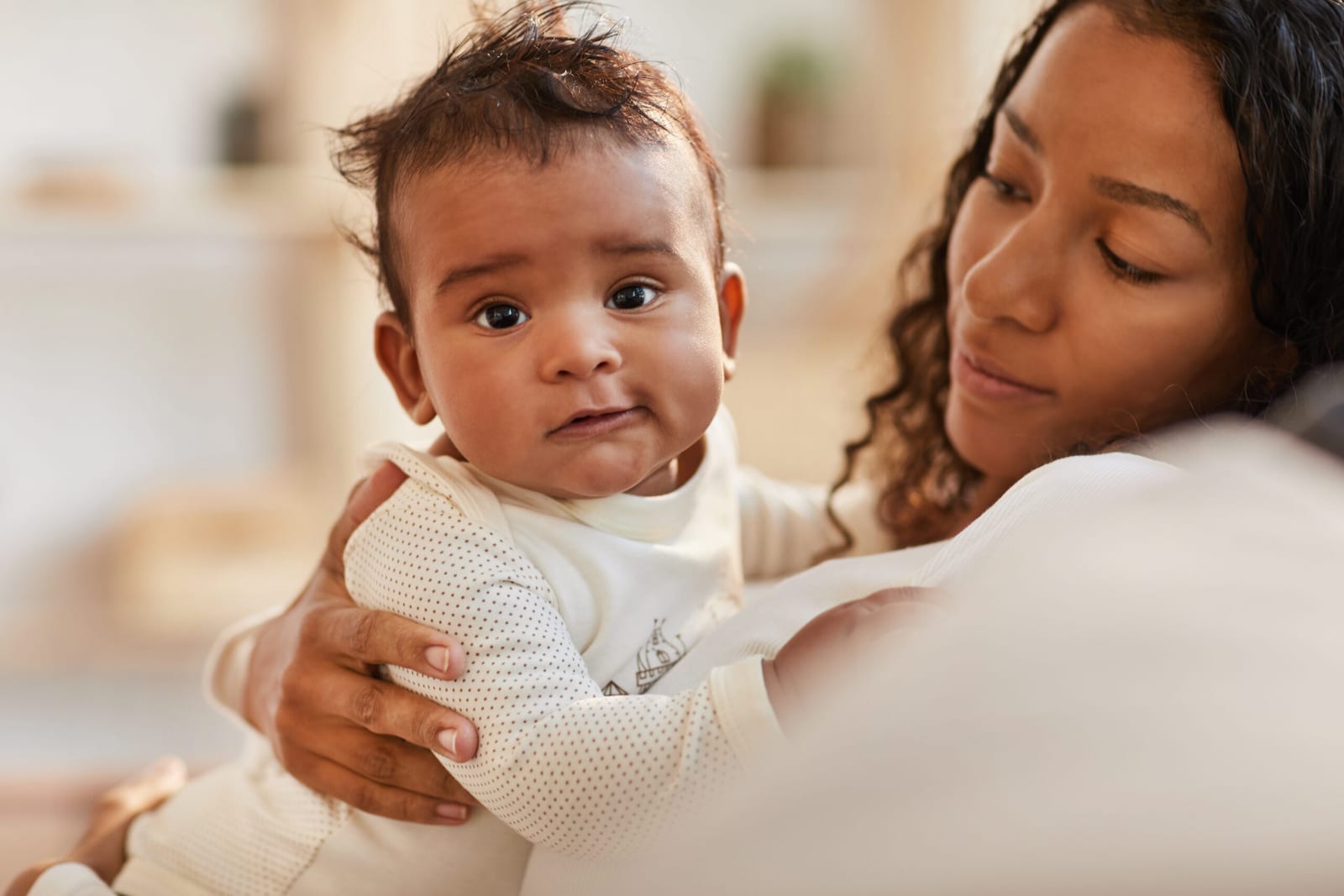 Mommy Wars: Warum Mütter sich nicht gegeneinander aufstellen sollten